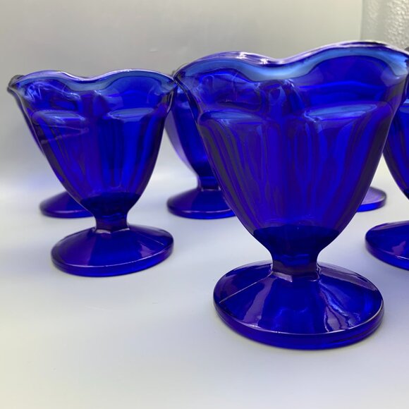 Vintage ANchor Hocking Cobalt Blue Glass Sundae/Dessert Cups (set of 7) - Picture 5 of 10